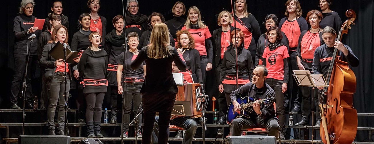 Koncert ŽPZ Kombinat - PESMI UPORA